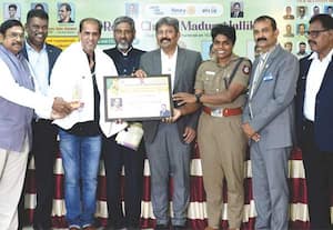 நடிகர் வையாபுரி -- விசிறி தாத்தா உட்பட 5 பேருக்கு வாழ்நாள் சாதனையாளர் விருது