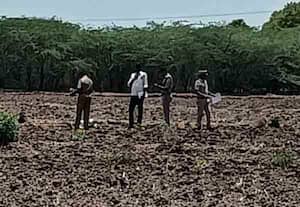 திமுக  நிர்வாகி கொலை; பழிக்கு பழியாக கொலையாளியின் தந்தை வெட்டிக்கொலை