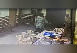 போலீஸ் ஸ்டேஷனில் துாக்கில் தொங்கியவர்; கோவை பொியகடை வீதியில் பரபரப்பு சம்பவம்