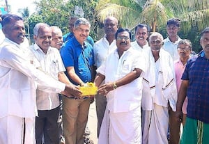சாலை அமைக்கும் பணி எம்.எல்.ஏ., துவக்கி வைப்பு