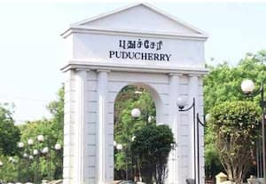 அரசு பள்ளி மாணவியருக்கு... 'ஓவர்கோட்' : புதுச்சேரி கல்வித் துறை முடிவு