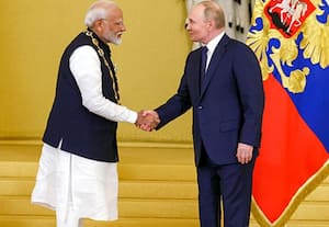 ரஷ்ய அதிபர் புடினுடன்  பிரதமர் பேச்சு : இந்தியா வர அழைப்பு