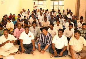 கிராம நிர்வாக அலுவலர்கள் உள்ளிருப்பு போராட்டம்