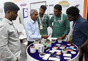 நவீன சிறகு விரித்த தொழில்நுட்பம் ஆட்கொள்ளும் 'டாலர் சிட்டி'யின் மதிநுட்பம்
