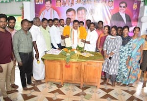 காங்., நிர்வாகி பிறந்த நாள்