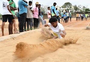 அவிநாசி குறுமைய தடகளம்; மாணவ, மாணவியர் உற்சாகம்