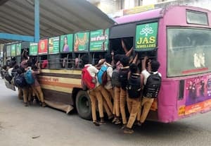 பஸ் படிக்கட்டு பயணம்; விபரீதம் தெரியாத மாணவர்கள்