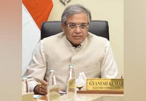  தலைமை தேர்தல் கமிஷனரை பதவி நீக்க எதிர்க்கட்சிகள் தீர்மானம்