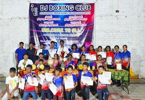 குத்து சண்டை போட்டி; வீரர்களுக்கு சான்றிதழ்