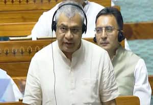 அமளிக்கு மத்தியில் லோக்சபாவில் ஆன்லைன் சூதாட்ட தடை மசோதா தாக்கல்
