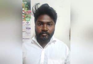 தனிமையில் இருந்த தம்பதியை வீடியோ எடுத்து மிரட்டியவர் கைது