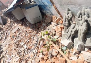 முருகன் கோவில் இடிப்புக்கு எதிர்ப்பு; தற்காலிகமாக பணிகள் நிறுத்தி வைப்பு