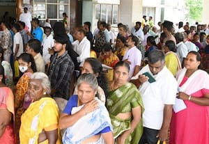 மாற்றுத்திறனாளிகள் குவிந்தனர் ஒரு மாதம் கழித்து நடந்த மருத்துவ முகாமில்... l 'உங்களுடன் ஸ்டாலின்' முகாமால் வந்த சிக்கல்