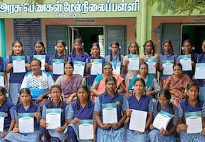 குறுமைய விளையாட்டு மாணவியருக்கு பாராட்டு