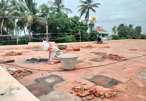 ஊராட்சி அலுவலக கட்டடம் பயன்பாட்டிற்கு வந்த ஐந்து மாதத்தில் பழுது