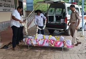  500 ஆதரவற்ற உடல்களை நல்லடக்கம் செய்த சமூக சேவகர்