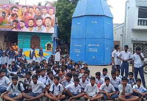 ஆசிரியர் இல்லாததை கண்டித்து மாணவர்கள் திடீர் போராட்டம்