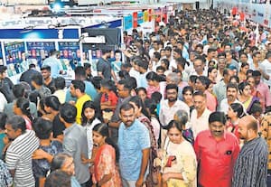 மதுரை தினமலர் ஷாப்பிங் திருவிழா இன்று ஒருநாள் மட்டுமே தவறவிடாதீங்க மக்களே; இன்றே ஷாப்பிங் செய்ய கிளம்புங்க...