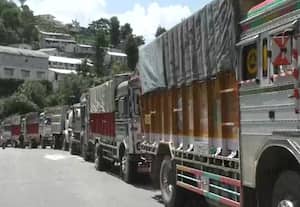 ஜம்மு நெடுஞ்சாலையில் கடும் போக்குவரத்து நெருக்கடி; வரிசை கட்டி நிற்கும் 1000 பழ லாரிகள்