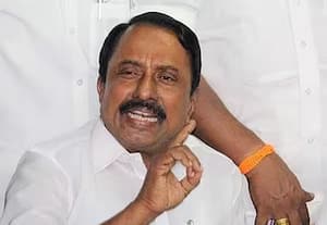 10 நாள் கெடு விதித்த செங்கோட்டையன் கட்சி பொறுப்புகளில் இருந்து நீக்கம்!