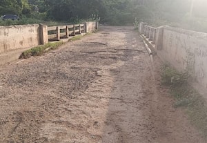 காட்டகரம் தரைப்பாலத்தை சீரமைக்க கோரிக்கை