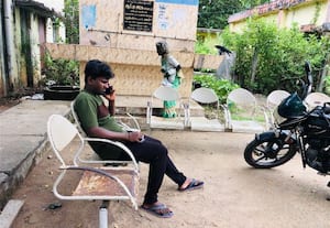  செய்யூர் அரசு மருத்துவமனையில் இருக்கைகள் அமைப்பு