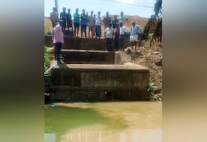உத்திரமேரூர் ஏரியில் மதகு சீரமைப்பு மாற்றுப்பாதையில் பாசனத்திற்கு நீர் திறப்பு