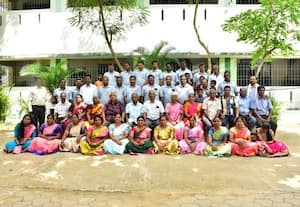 25 ஆண்டுகளுக்கு பின் முன்னாள் மாணவர்கள் சந்திப்பு