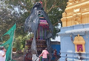 புத்தகரம் அம்மன் கோவிலில் தேரை எரிக்க மர்ம நபர்கள் முயற்சி; பக்தர்கள் கொதிப்பு