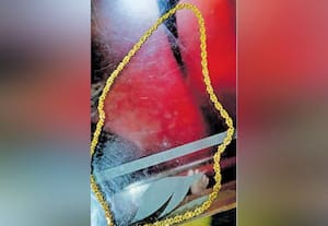 21 ஆண்டுகளுக்கு முன் தொலைந்த தங்க நகை அதே எடையில் பார்சலில் வந்தது மாற்று நகை