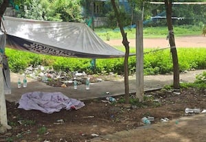 சாய்கார்டன் பூங்காவில் 'குடி' மகன்கள் அட்டகாசம்