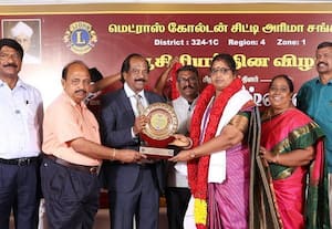 நல்லாசிரியர் விருது வழங்கி கவுரவிப்பு