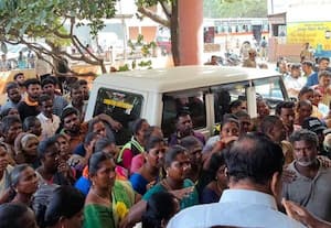துாய்மை பணியாளர்கள் முற்றுகை போராட்டம்