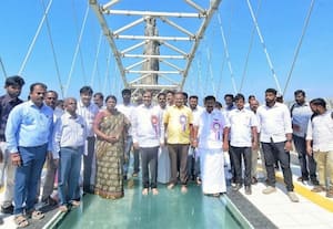 விவேகானந்தர் பாறை செல்லாமல் திருவள்ளுவர் சிலைக்கு தனி பாதை எம்.எல்.ஏ., வேல்முருகனால் குமரியில் சர்ச்சை