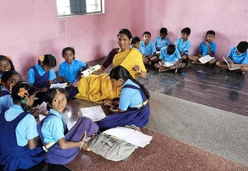  ஆசிரியையான திருநங்கை பூஜா