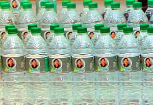 அம்மா குடிநீர் போச்சு; அப்பா குடிநீர் வருது!