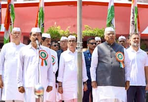 வாக்காளர் பட்டியல் திருத்தத்தில் சதி: காங்கிரஸ் செயற்குழு கூட்டத்தில் தீர்மானம்