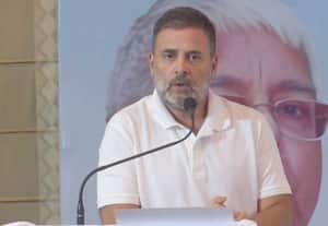 நாட்டு மக்களின் உரிமை பறிப்பு: சொல்கிறார் ராகுல்