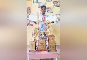  சிலம்பம் போட்டியில் வெற்றிகளை குவிக்கும் 8ம் வகுப்பு மாணவர்