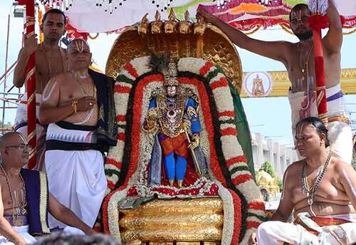 திருமலையில் ஆன்மிக விருந்து