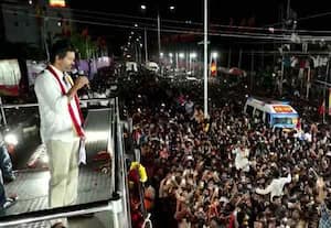 கரூர் விஜய் பிரசாரத்தில் 20 பேர் மயக்கம்; பலரது நிலை கவலைக்கிடம்!