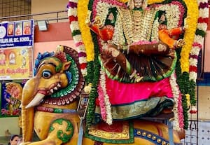 யாளி வாகனத்தில் அம்மன் அருள்பாலிப்பு