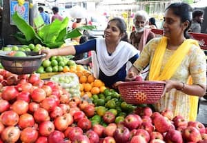 மாநகர கடைகளில் மக்கள் உற்சாகம்! பூஜைப்பொருட்கள் பர்சேஸ்