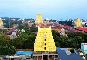 இருளில் மூழ்கும் ராமேஸ்வரம் கோயில் கோபுரங்கள்: பக்தர்கள் வேதனை