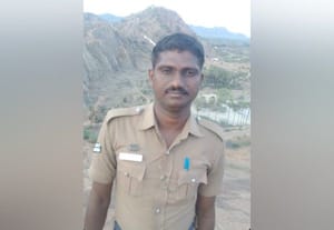 போலீஸ் ஸ்டேஷன் மாடிப்படியில் தவறி விழுந்த ஏட்டு உயிரிழப்பு