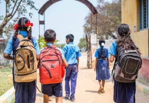 மாதிரி பள்ளிகளில் மாணவர்கள் கற்றலை கண்காணிப்பதில்...சிரமம் ;  நிர்வாக சிக்கலால் நிரந்தர ஆசிரியர்கள் நியமிப்பதில் இழுபறி 