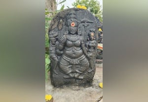 பழமையான தவ்வை சிற்பம்; கோட்டக்குப்பம் அருகே கண்டுபிடிப்பு