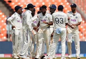 வெ.இண்டீஸ் அணிக்கு எதிரான டெஸ்ட் போட்டி; இந்தியா இன்னிங்ஸ் வெற்றி