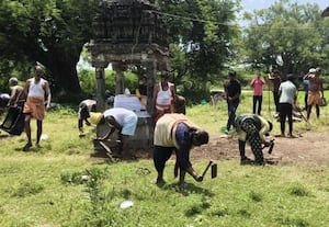 சிவன் கோவில்களில் துாய்மை பணி
