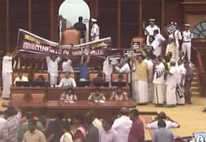 சபரிமலை தங்கத் தகடுகள் எடை குறைந்த விவகாரம்; கேரள சட்டசபையில் எதிர்க்கட்சியினர் கடும் அமளி